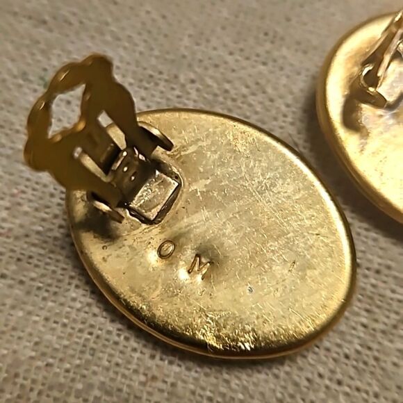 Antique Eduardian Austro-Hungarian OM Purple Clip-on Earrings - Picture 6 of 9